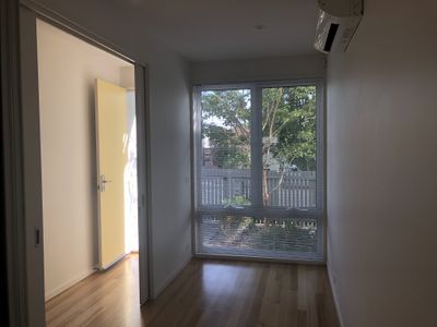 9b Collins Street, Geelong West