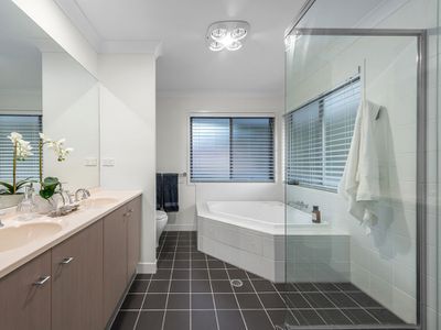 20 Lachlan Drive, Wakerley
