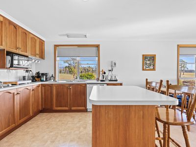 785 Elphinstone Road, Cressy