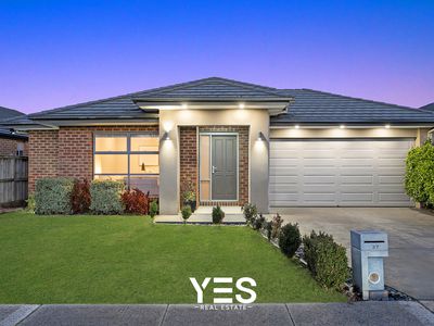 37 St Clair Avenue, Cranbourne West