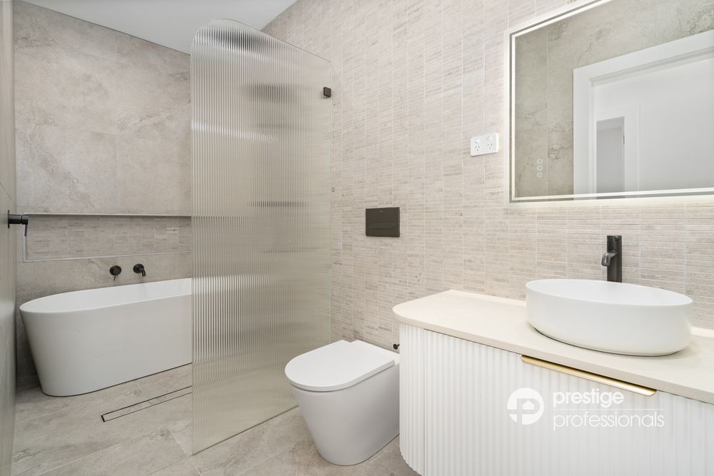 6B Lucas Avenue, Moorebank