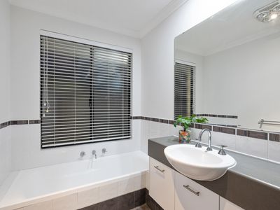2 Waterview Parade, Southern River