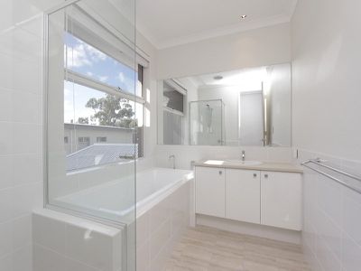 5 Grasstree Way, Churchlands