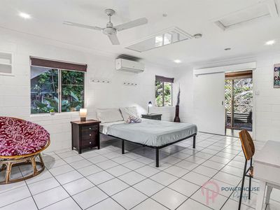 1 / 19 Veivers Road, Palm Cove