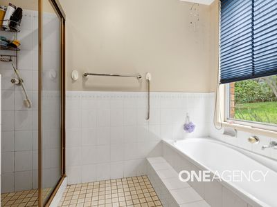 8 Lochaven Drive, Bangalee