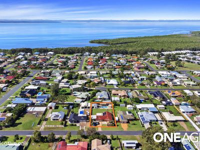 11 Chantilly Street, Urangan