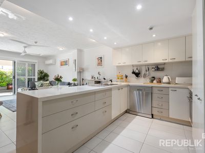 6 / 106-108 MARINE PARADE, Southport