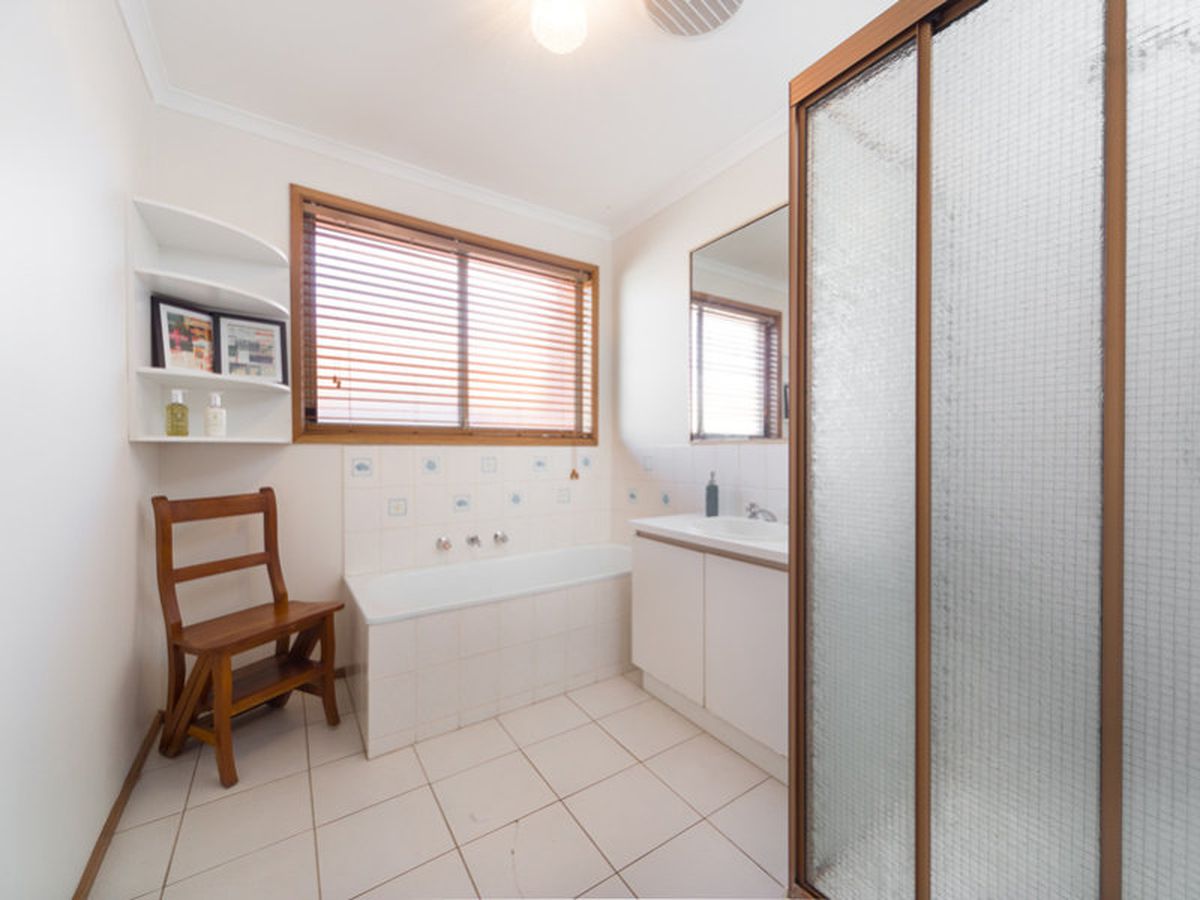 2 / 10 Cleal Court, Noble Park