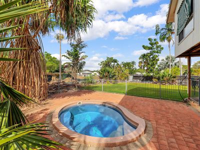 10 Calandrinia Court, Moulden