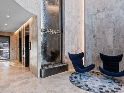 1007 / 15 Cannes Avenue, Surfers Paradise