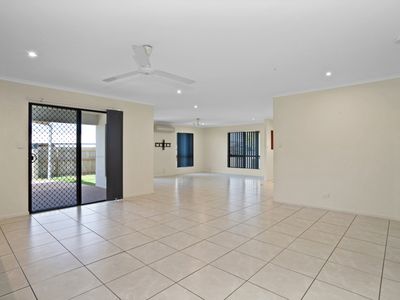 2 Mark Crescent, Glenella