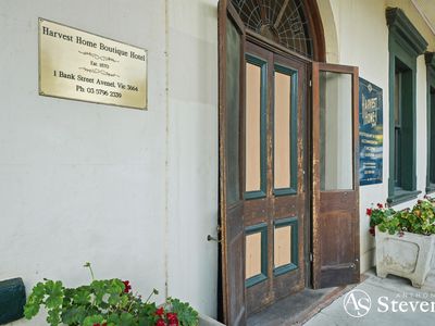 1-3 Bank Street, Avenel