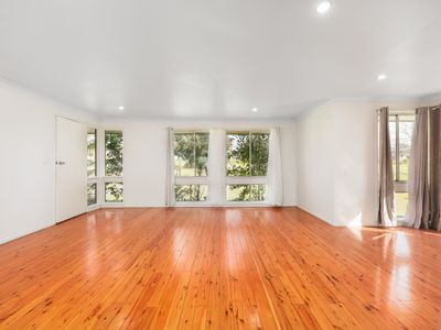 4 Clifford Avenue, Cooranbong
