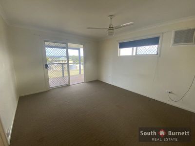 8 Rippingale Street, Moffatdale