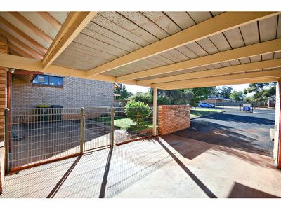 4 / 10 Sturt Circle, Dubbo