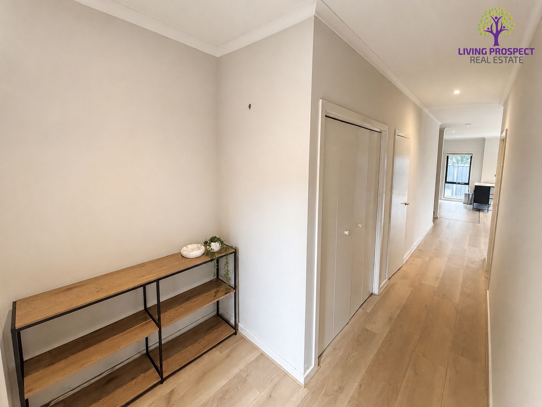 33 / 39 Astley Crescent, Point Cook