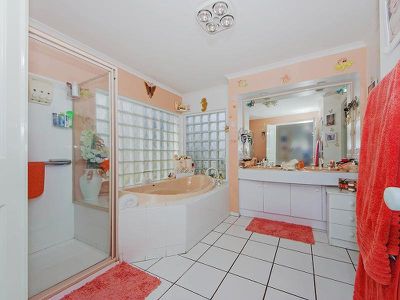 21 Meadow Way, Tarneit