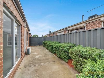 4 Hoddle Link, Manor Lakes