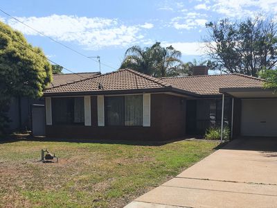 8 Mumford Crescent, Dubbo