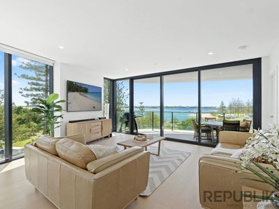 502 / 180 Marine Parade, Labrador