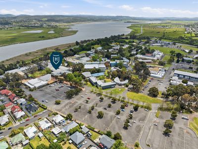 B2 / 75 Newnham Drive, Newnham