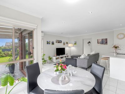 8 Split Court, Leopold