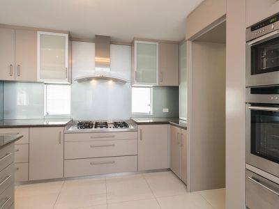 50 Maldives Drive, Hillarys