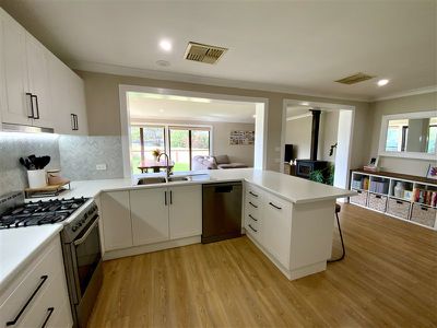 44 Show Street, Forbes