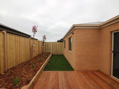 33 Cootamundra Drive, Armstrong Creek