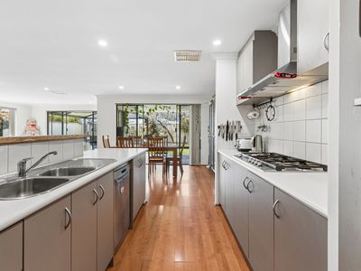 10 Teague Way, Lakelands
