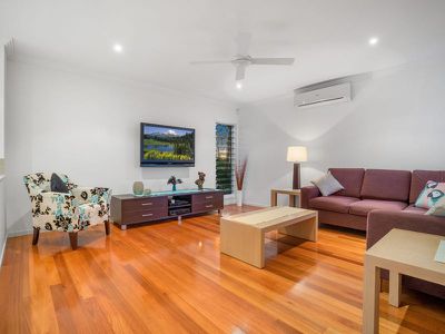 32 THE CRESCENT, Underwood