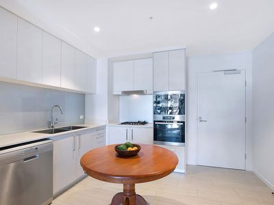 702 / 95 Linton Street, Kangaroo Point