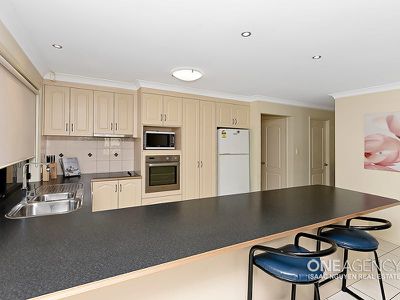18 Sanctuary Dr, Forest Lake