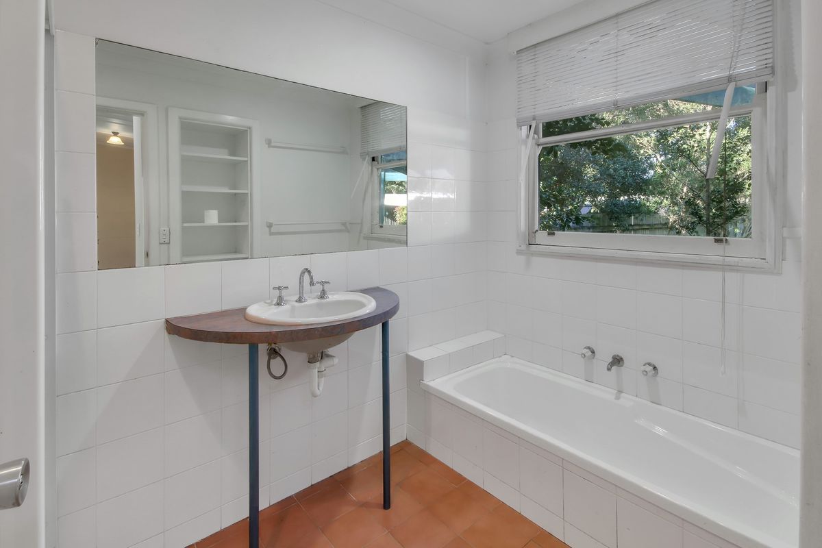 5 Field Street, Narooma