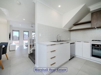 34 Hirundo Bend, Tapping