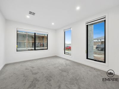 10 Sandalwood Crescent, Clyde North
