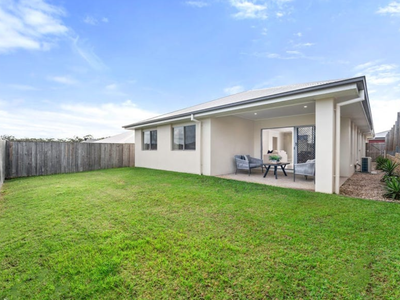 9 Longstaff Crescent, Pimpama