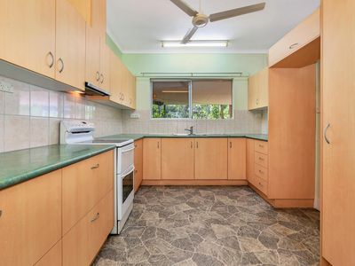 15 Baldwin Drive, Woodroffe