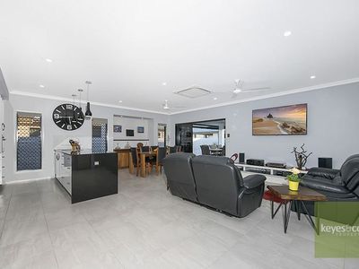 11 Pebblestone Drive, Kirwan