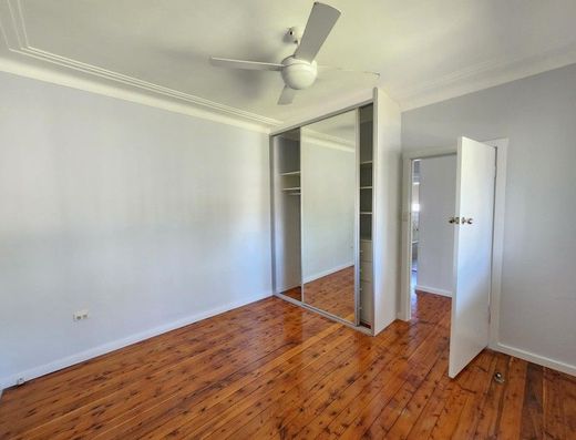 31 Centenary Rd, Merrylands