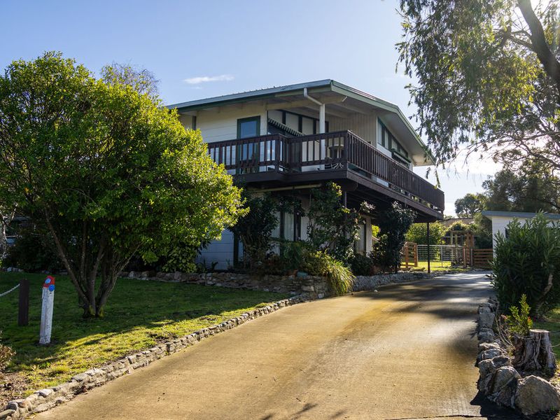 9 Howden Court, Mallacoota