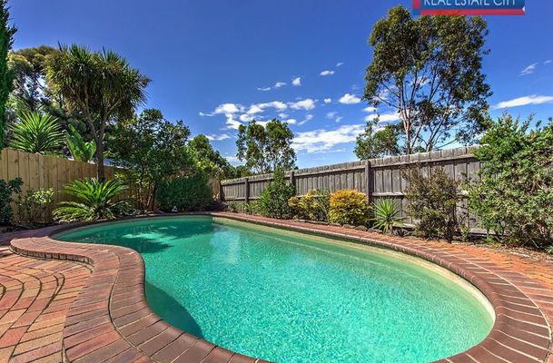 10 Ashford Cresent, Westmeadows