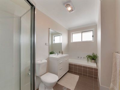 1 / 5 Vlatko Drive, West Hoxton