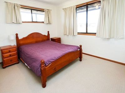 2 Tradewind Close, River Heads