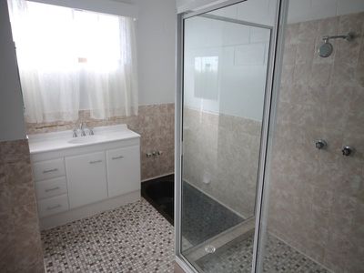 6 Holliman Street,, Queenton