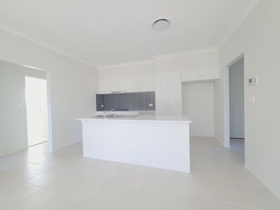 2 Glasspond Street, Chisholm