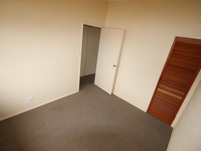 3 / 3 King Street, Urangan