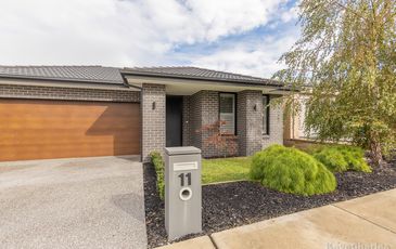 11 Ambleside Way, Officer