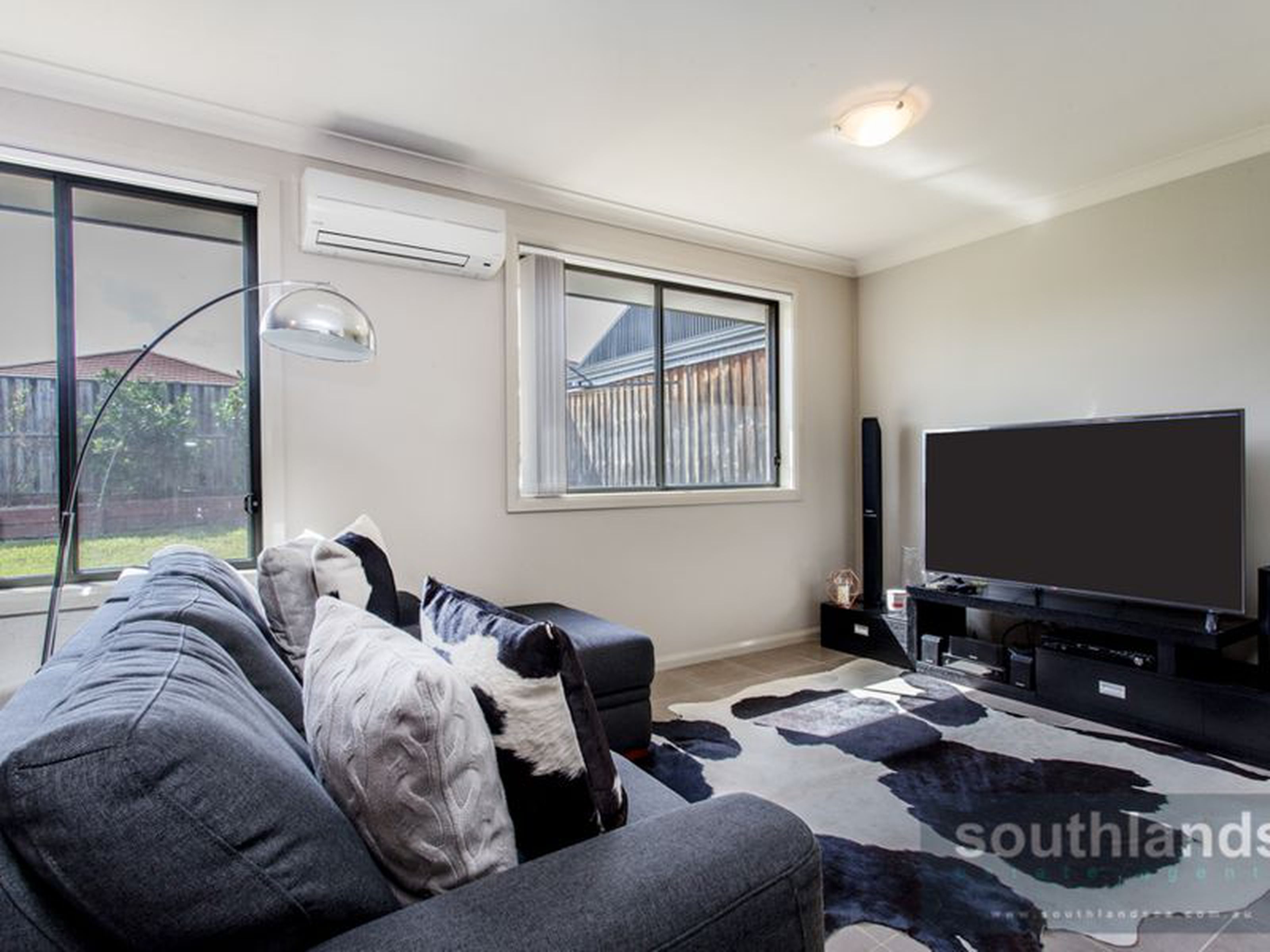 8 Coachwood Drive, CLAREMONT MEADOWS