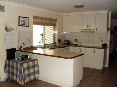 9 King Henry Court, Torquay